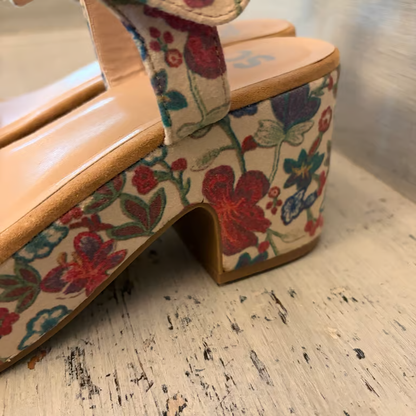 SO Goods for Life Briellee Floral Boho Platform Sandal Size 9.5 Good Condition