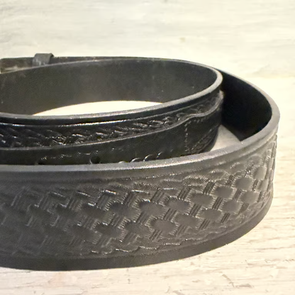 Guide Gear Genuine Black Leather Embossed Weave Pattern Belt 42” Good Condition