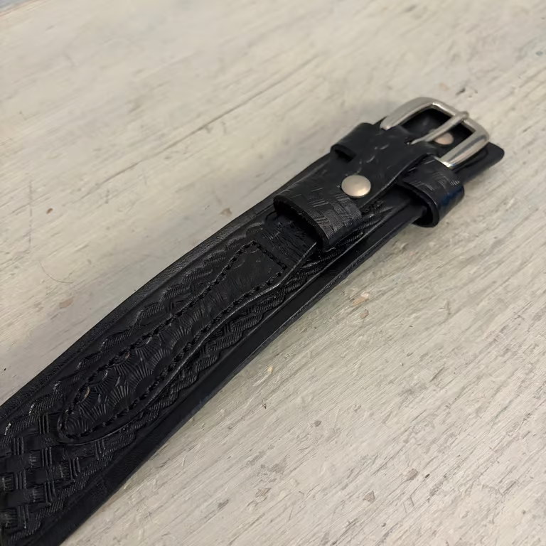 Guide Gear Genuine Black Leather Embossed Weave Pattern Belt 42” Good Condition