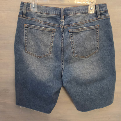 Fashion Nova Medium Wash Frayed Hem Denim Carlsbad Bermuda Shorts Size 13 New with Tags
