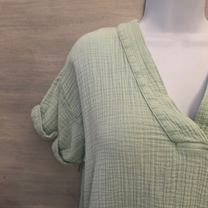 Wonderly 100% Cotton Sage Green Muslin Vneck High Low Blouse Size Medium Good Condition