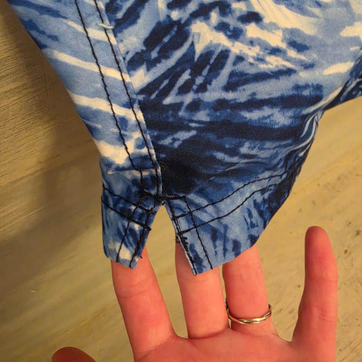 Land's End Men's Blue Tie Dye Print Swim Trunks Size XXL(44-46) Good Condition
