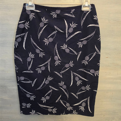 Ann Taylor 99% Cotton Outer Curvy Fit Floral Print Knee Length Pencil Skirt Size 0 GC