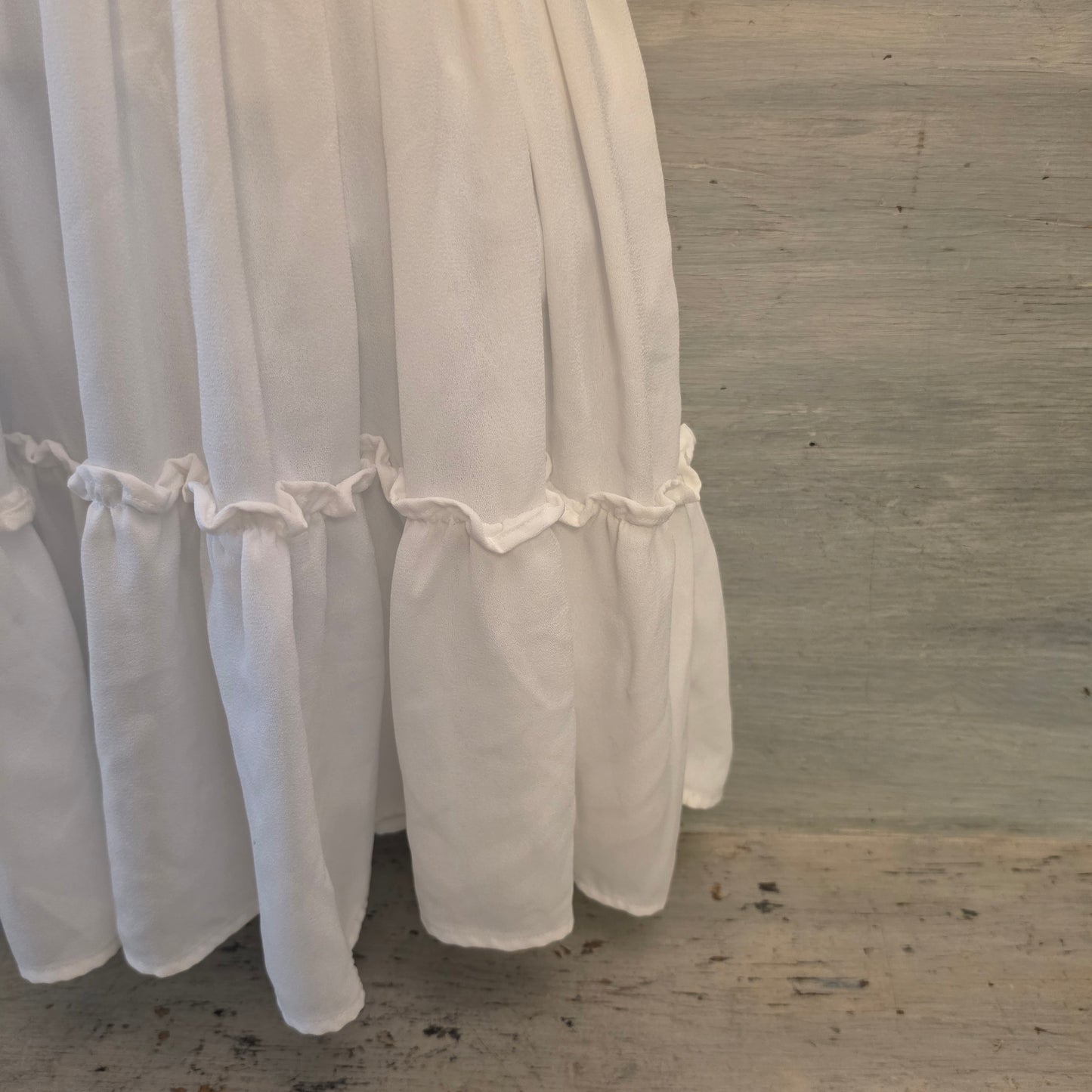PrettyLittleThing White Plunging Vneck Sleeveless Aline Mini Dress Size U.S 0 Good Condition