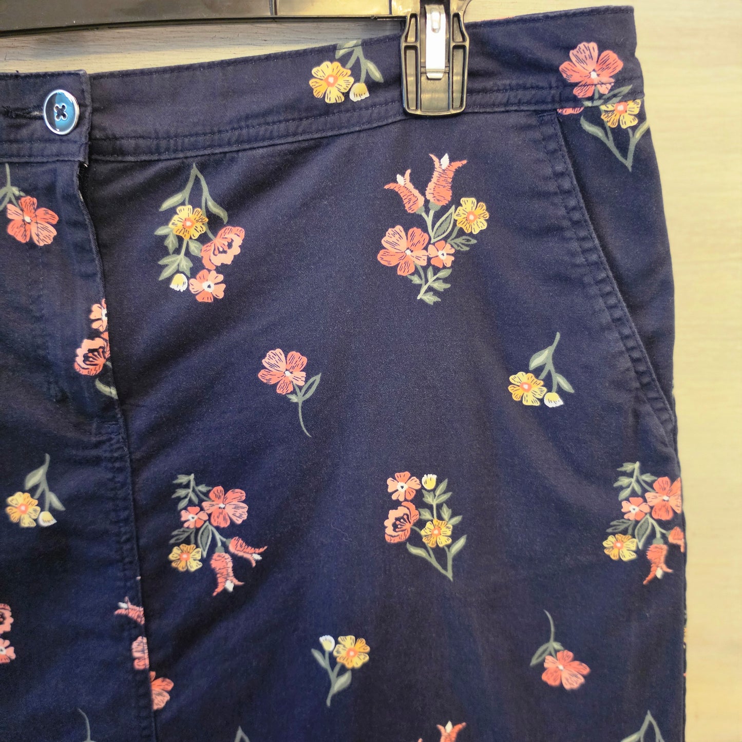 Karen Scott 98% Cotton Navy Multicolor Floral Print Mini Skort Size 14 Good Condition