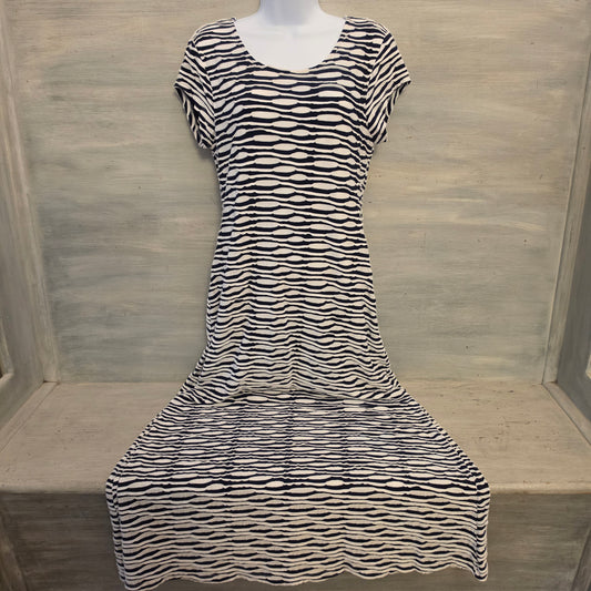 Davina Navy White Textured Waves Striped Scoop Neck Maxi Dress Size Large Good Condition