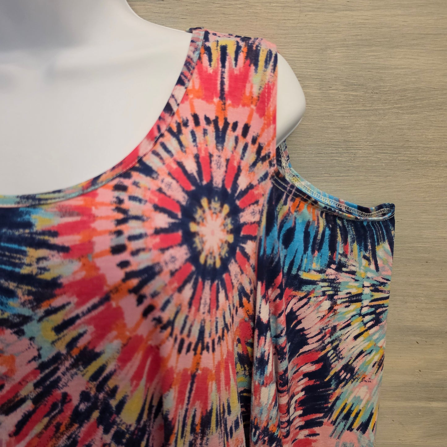 Vibrant Multicolor Tie Dye Cut Out Cold Shoulder Tunic Top Size 2XL Good Condition
