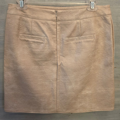 Loveriche Beige Faux Snakeskin Mini Skirt with Notched Hem Size Medium Good Condition