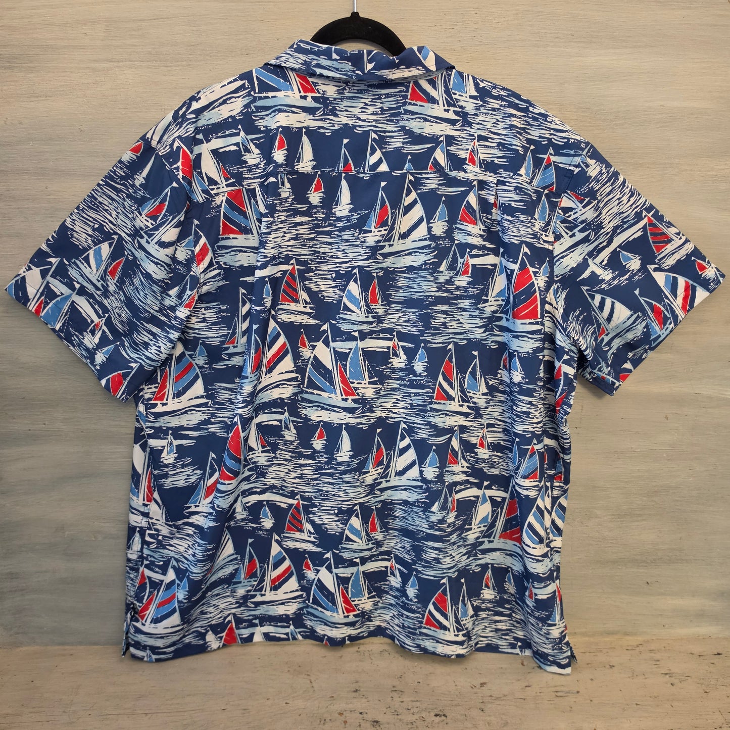 Crown & Ivy Classic Fit Sailboat Print Short Sleeve Button Down Shirt Size XXL Good Condition
