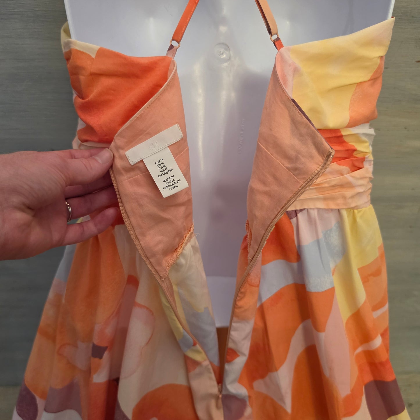 H&M Vibrant Abstract Watercolor Sleeveless Full Length Maxi Dress Size Medium Good Condition