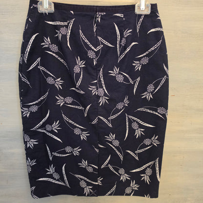 Ann Taylor 99% Cotton Outer Curvy Fit Floral Print Knee Length Pencil Skirt Size 0 GC