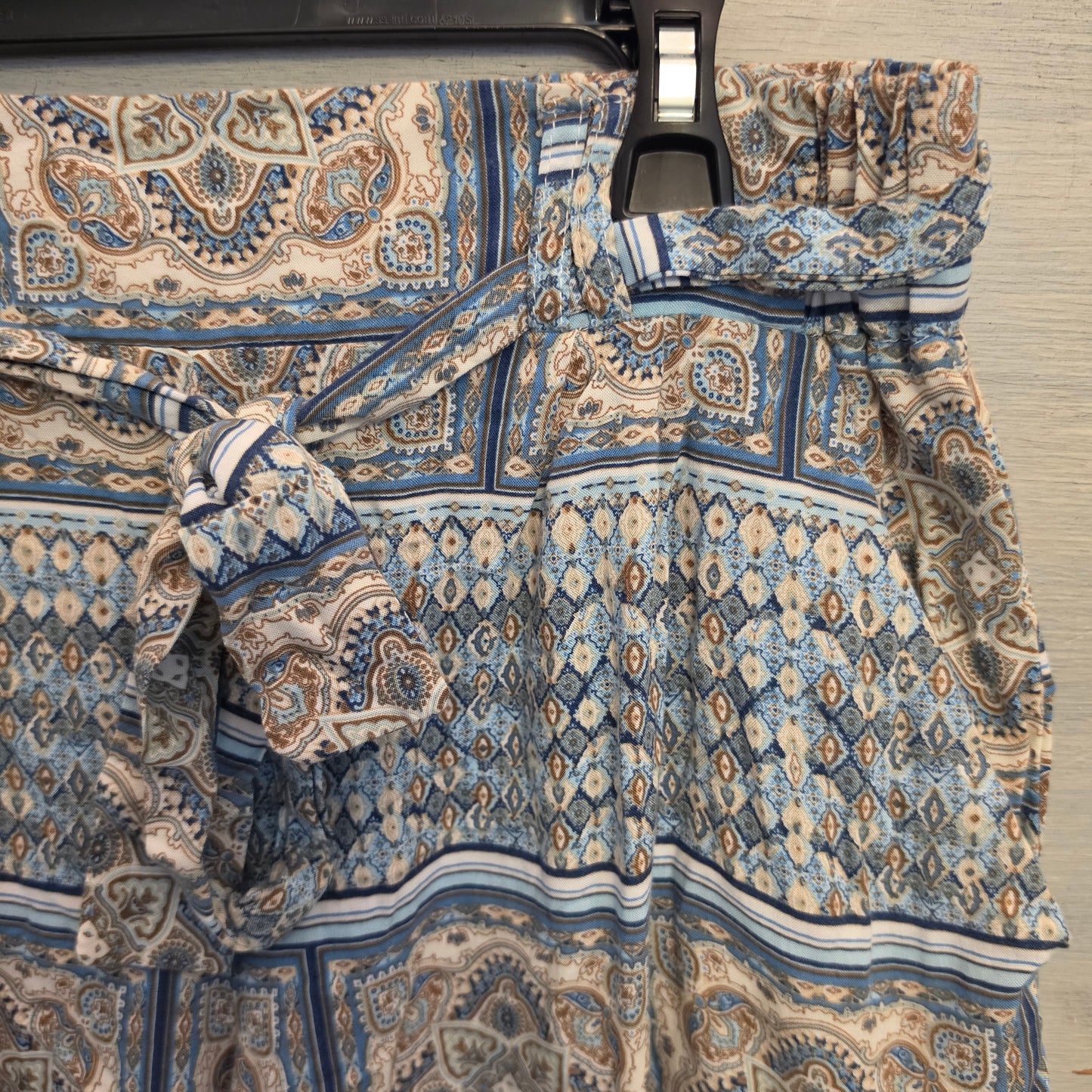 One5One Bohemian Paisley Print Multicolor Tie Waist Flowy Shorts Size Small Good Condition
