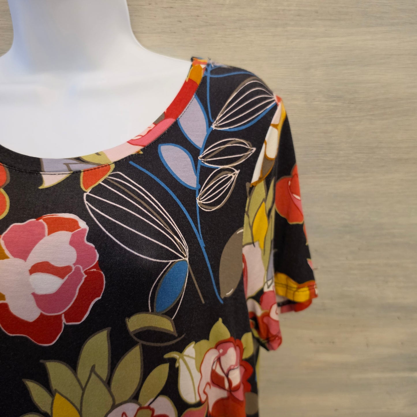 Spense Colorful Floral Print Scoop Neck Slit Side Maxi Dress Size Large Good Condition