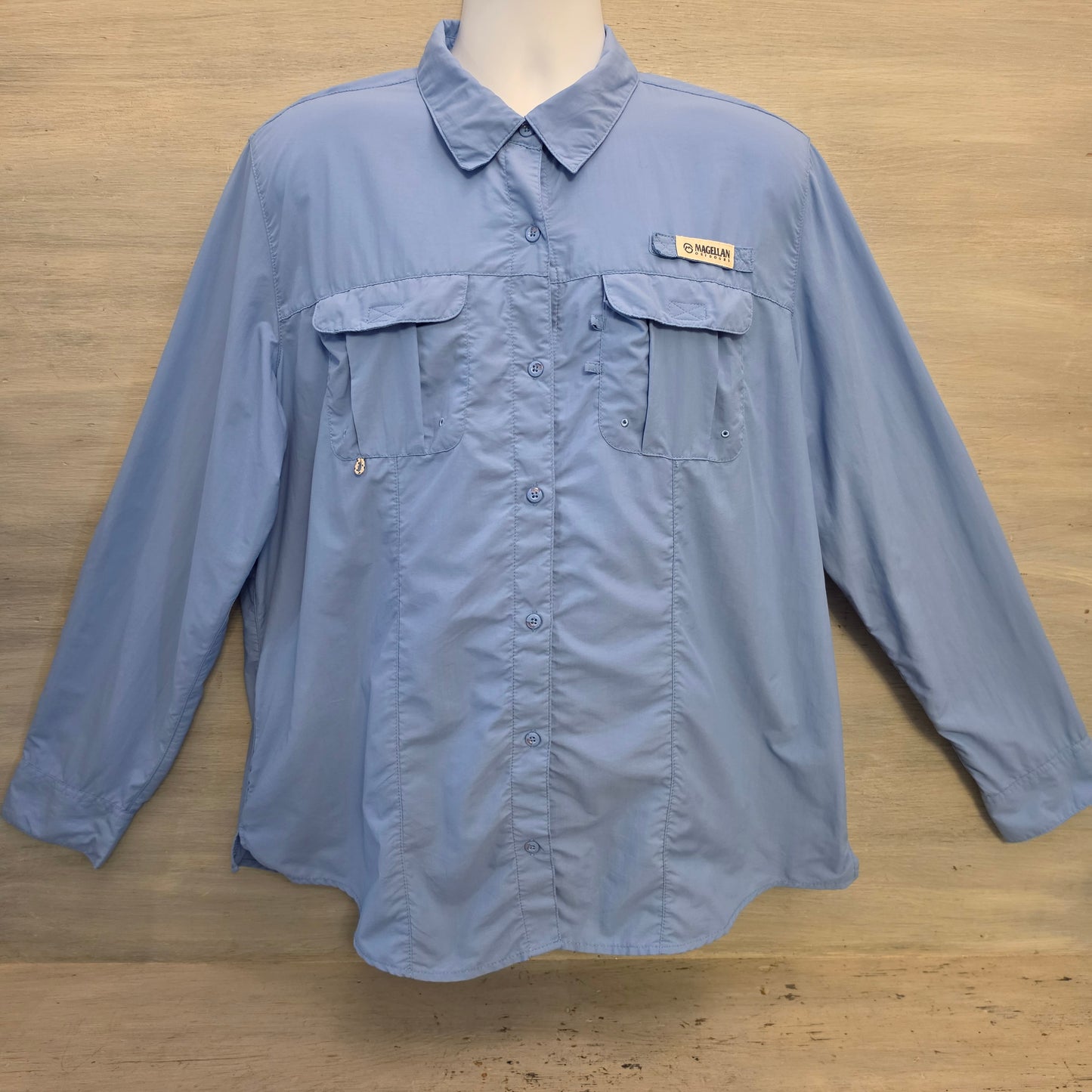 Magellan Outdoors Sky Blue Fish Gear Relaxed Fit Casual Button Down Shirt Size 2XL Good Condition