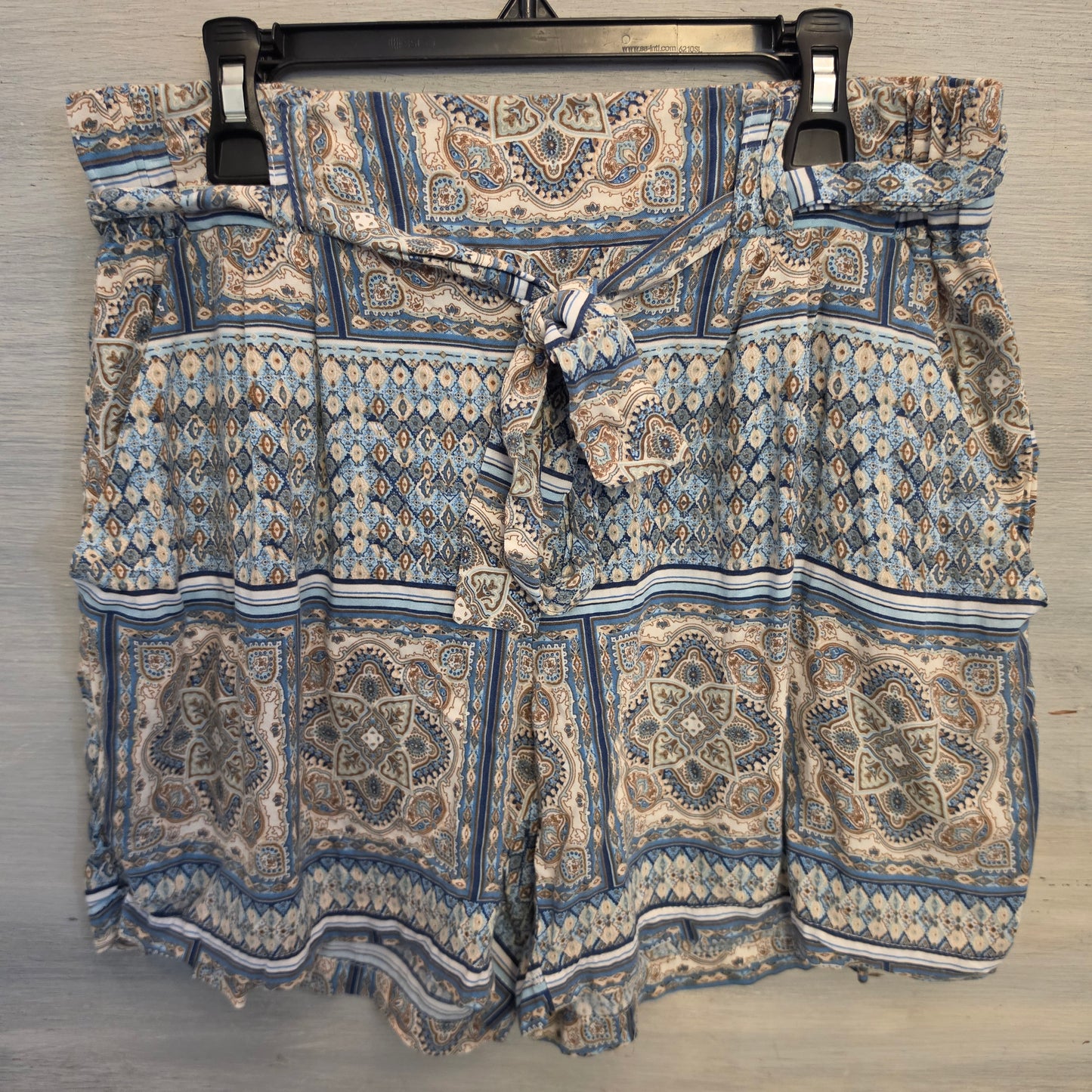 One5One Bohemian Paisley Print Multicolor Tie Waist Flowy Shorts Size Small Good Condition