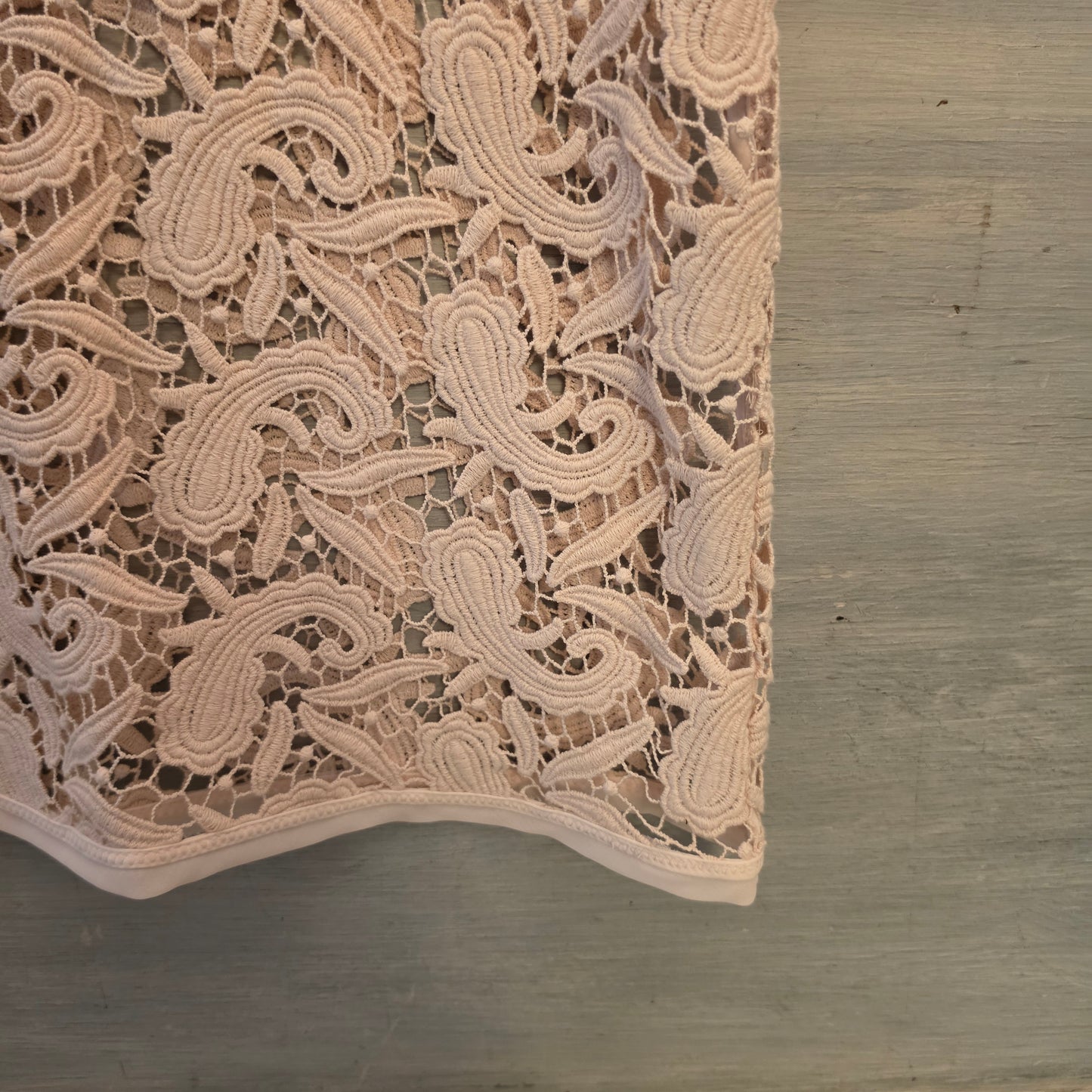 Ann Taylor Loft Blush Pink Crochet Paisley Lace Open Knit Blouse Size Medium Good Condition
