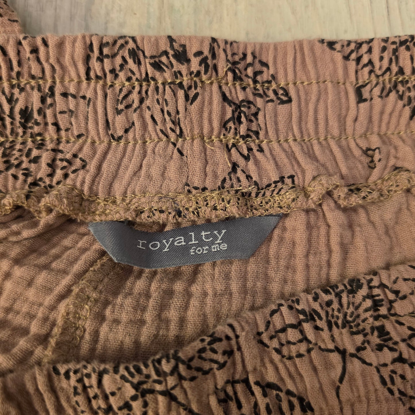 Royalty For Me 100% Cotton Brown Muslin Floral Print Shorts Size Medium Good Condition