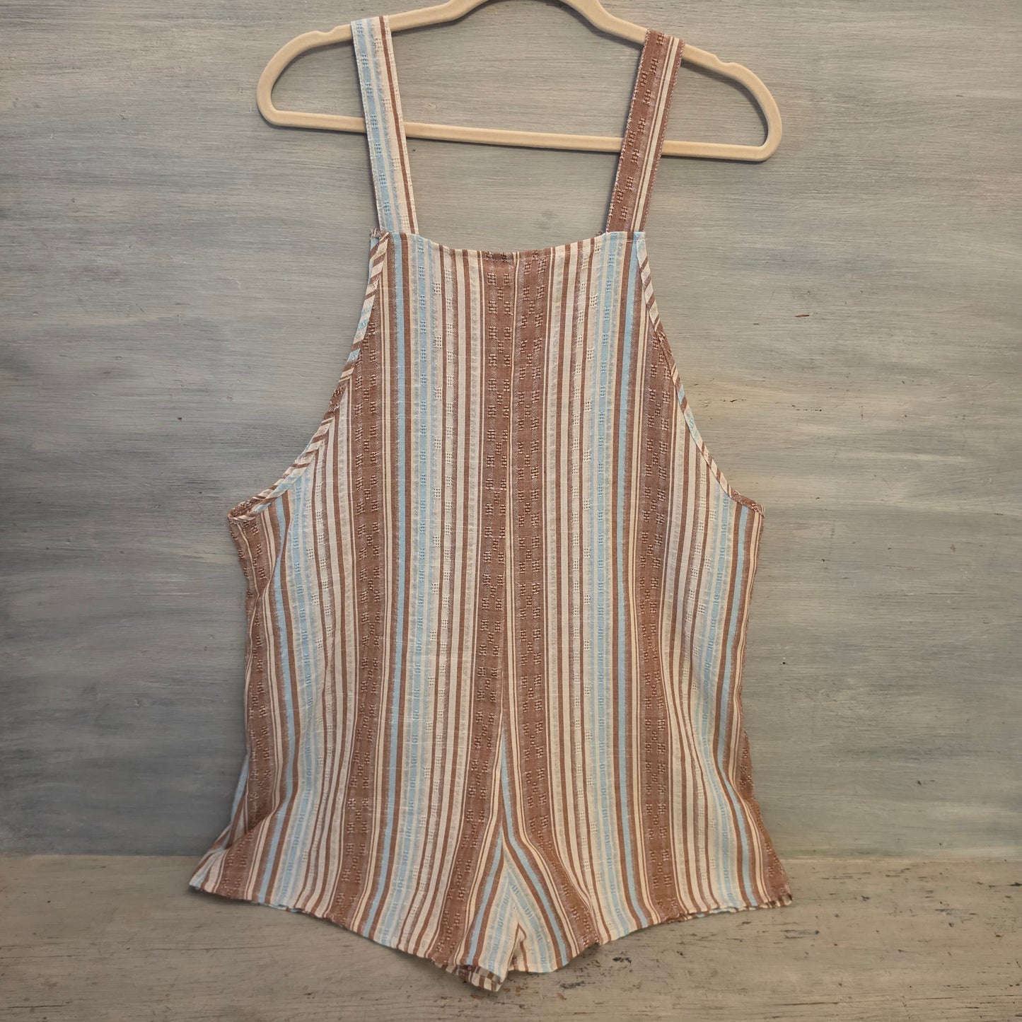 Emery Rose Multicolor Sleeveless Striped Overall Romper Size Large Good Condition