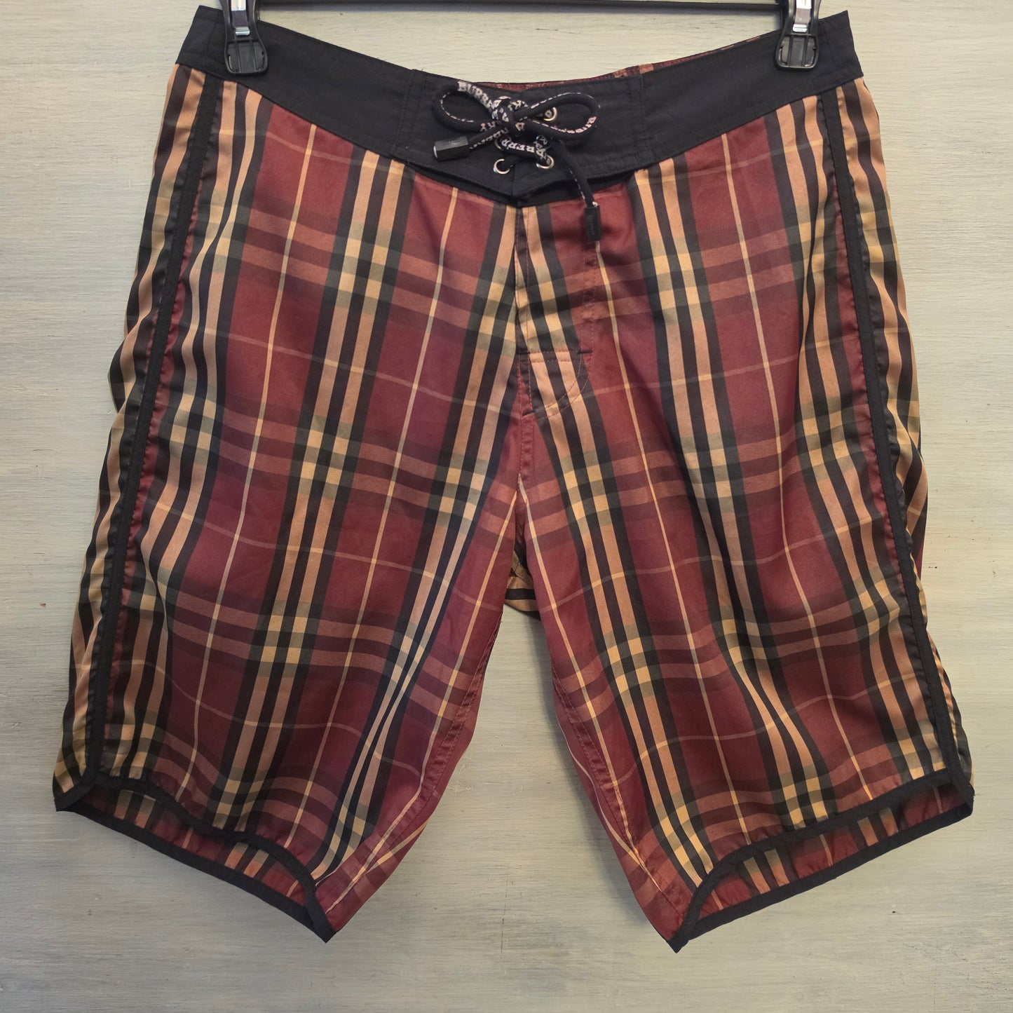 Burberry London Burgundy Black Tan Plaid Tie Waist Board Shorts Size Medium Good Condition