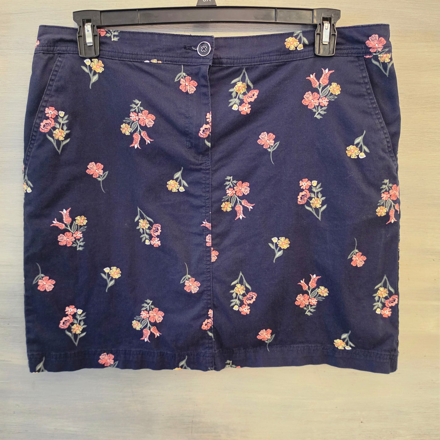 Karen Scott 98% Cotton Navy Multicolor Floral Print Mini Skort Size 14 Good Condition
