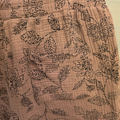 Royalty For Me 100% Cotton Brown Muslin Floral Print Shorts Size Medium Good Condition