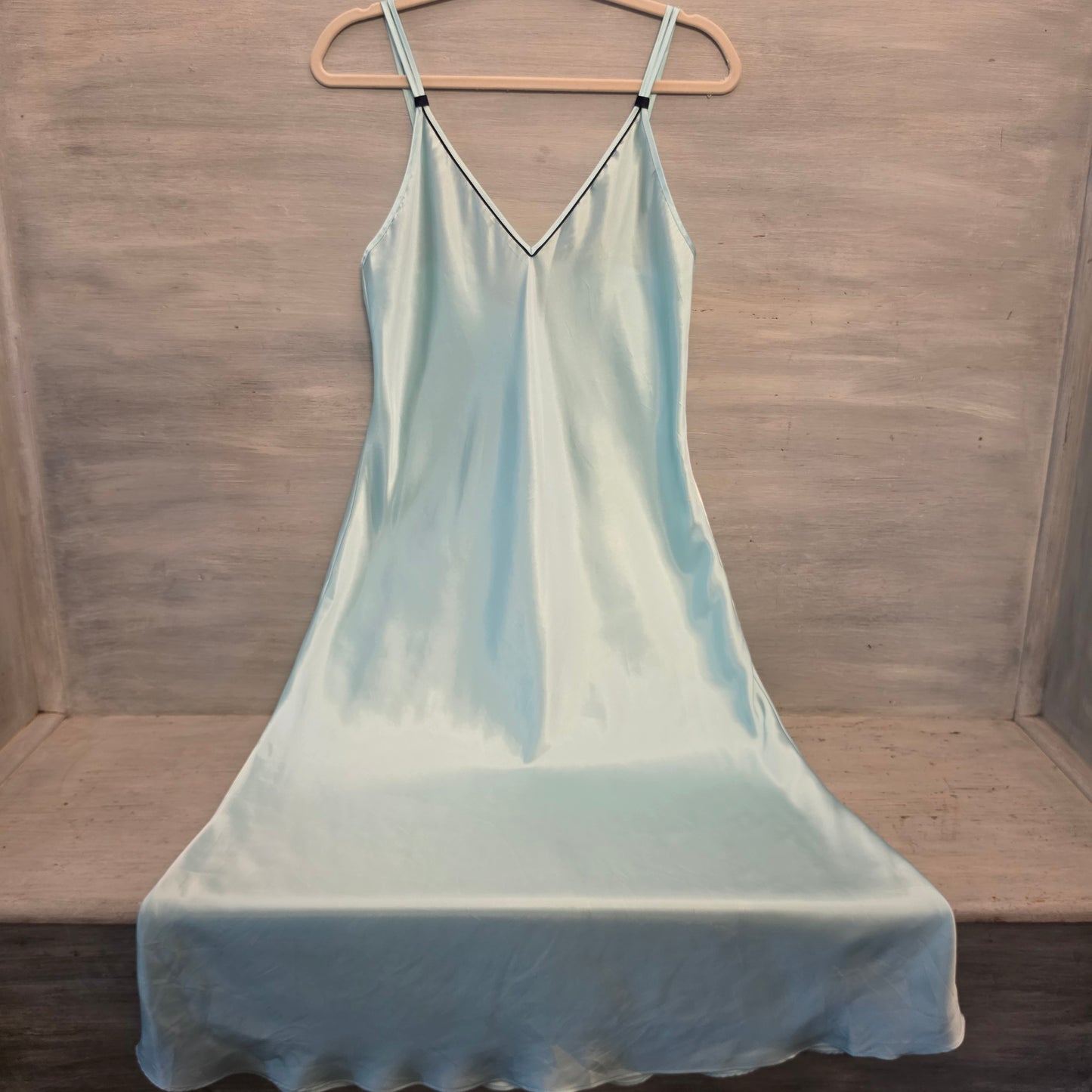 Jones New York Robins Egg Blue Satiny Vneck Midi Slip Dress Size Medium Good Condition