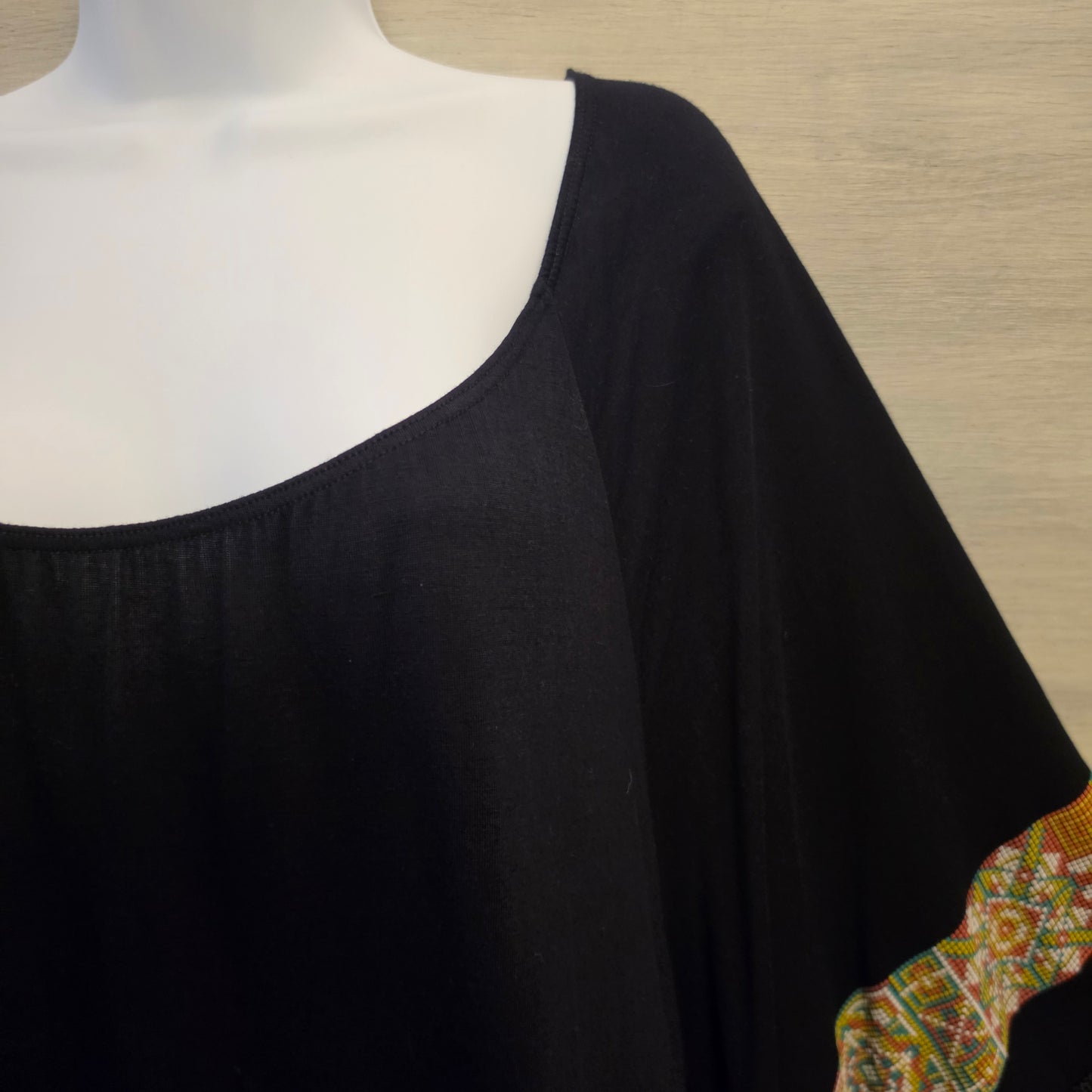 Voll Black Oversized Kaftan Dress w/ Aztec Block Print Batwing Sleeves Size 2XL Good Condition