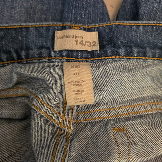 Gap 100% Cotton Distressed Blue Jean Boyfriend Denim Bermuda Shorts Size 14/32 Good Condition