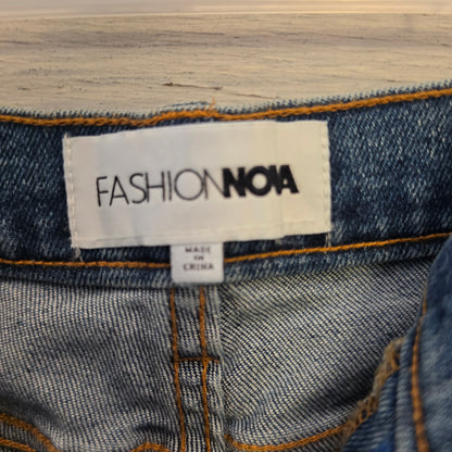 Fashion Nova Medium Wash Frayed Hem Denim Carlsbad Bermuda Shorts Size 13 New with Tags