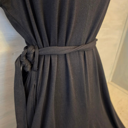 Sucolan Black Sleeveless Vneck Tie Waist Cropped Wide Leg Jumpsuit Size Large Good Condition