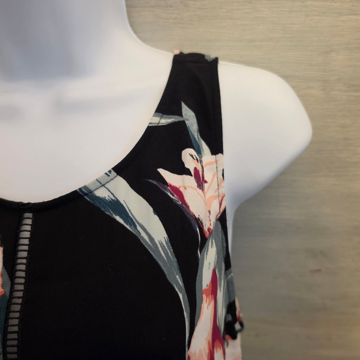 Leith Multicolor Floral Print Sleeveless Romper Size Medium Good Condition