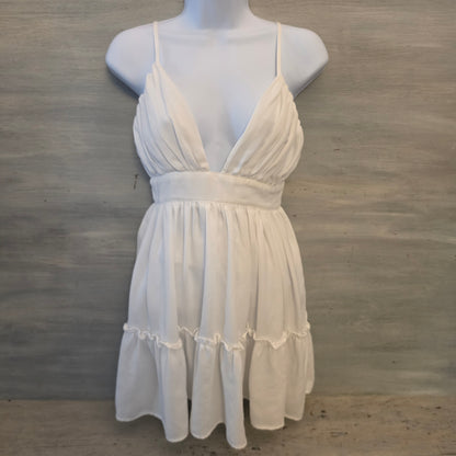 PrettyLittleThing White Plunging Vneck Sleeveless Aline Mini Dress Size U.S 0 Good Condition