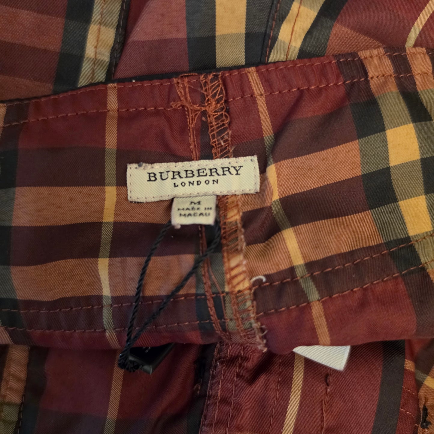 Burberry London Burgundy Black Tan Plaid Tie Waist Board Shorts Size Medium Good Condition