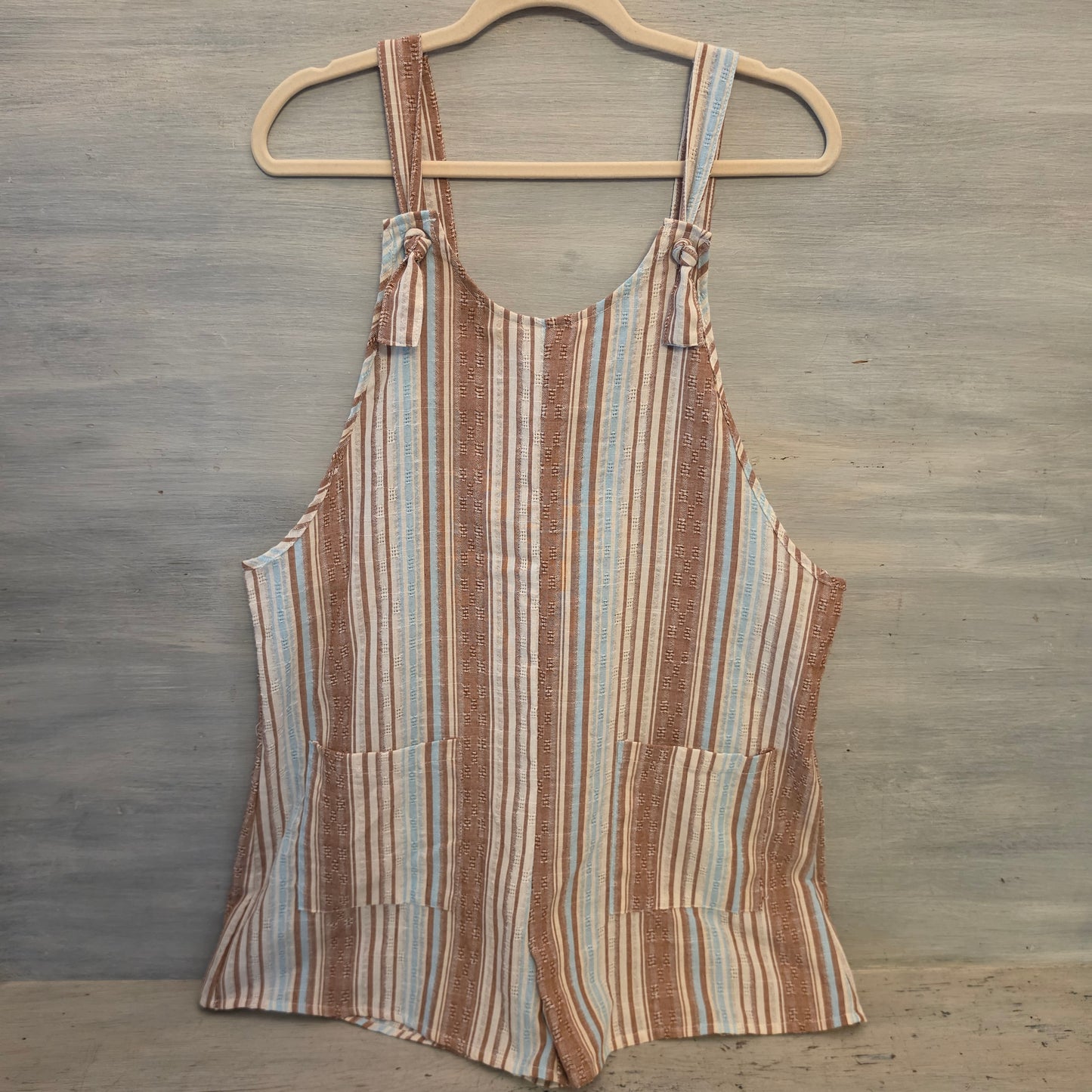 Emery Rose Multicolor Sleeveless Striped Overall Romper Size Large Good Condition