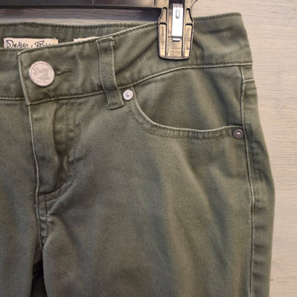 Indigo Rein 98% Cotton Olive Green Cuffed Bermuda Shorts Size 5 Good Condition