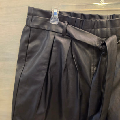 Cato Black Faux Leather Tie Waist Bermuda Fashion Shorts Size 18/20W Good Condition