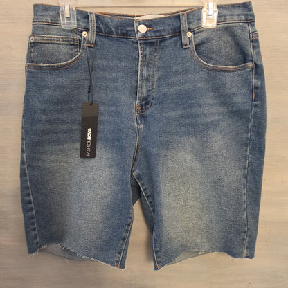 Fashion Nova Medium Wash Frayed Hem Denim Carlsbad Bermuda Shorts Size 13 New with Tags