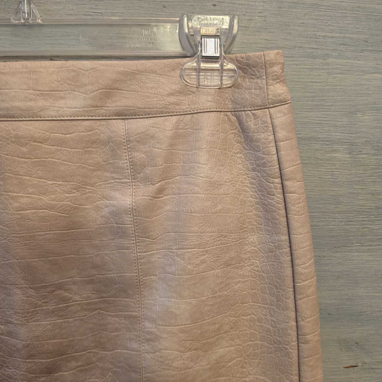Loveriche Beige Faux Snakeskin Mini Skirt with Notched Hem Size Medium Good Condition