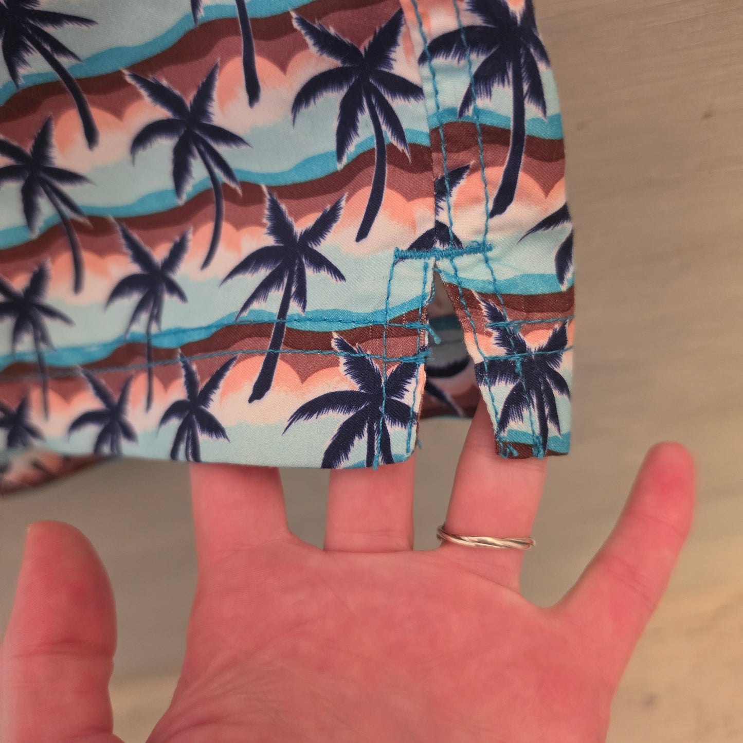 Land's End Men's Multicolor Wave Palm Tree Print Swim Shorts Size XXL Good Condition