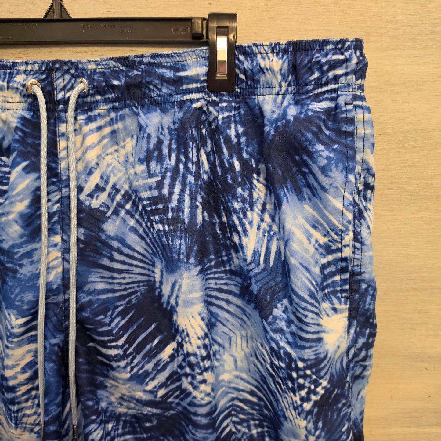 Land's End Men's Blue Tie Dye Print Swim Trunks Size XXL(44-46) Good Condition