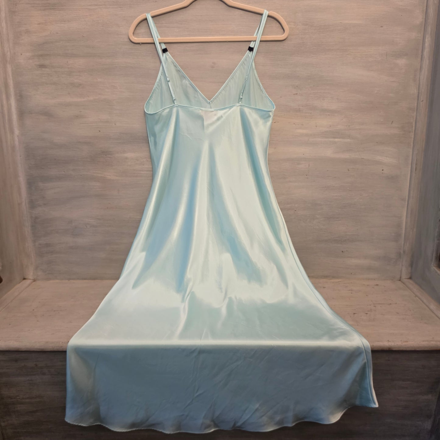 Jones New York Robins Egg Blue Satiny Vneck Midi Slip Dress Size Medium Good Condition