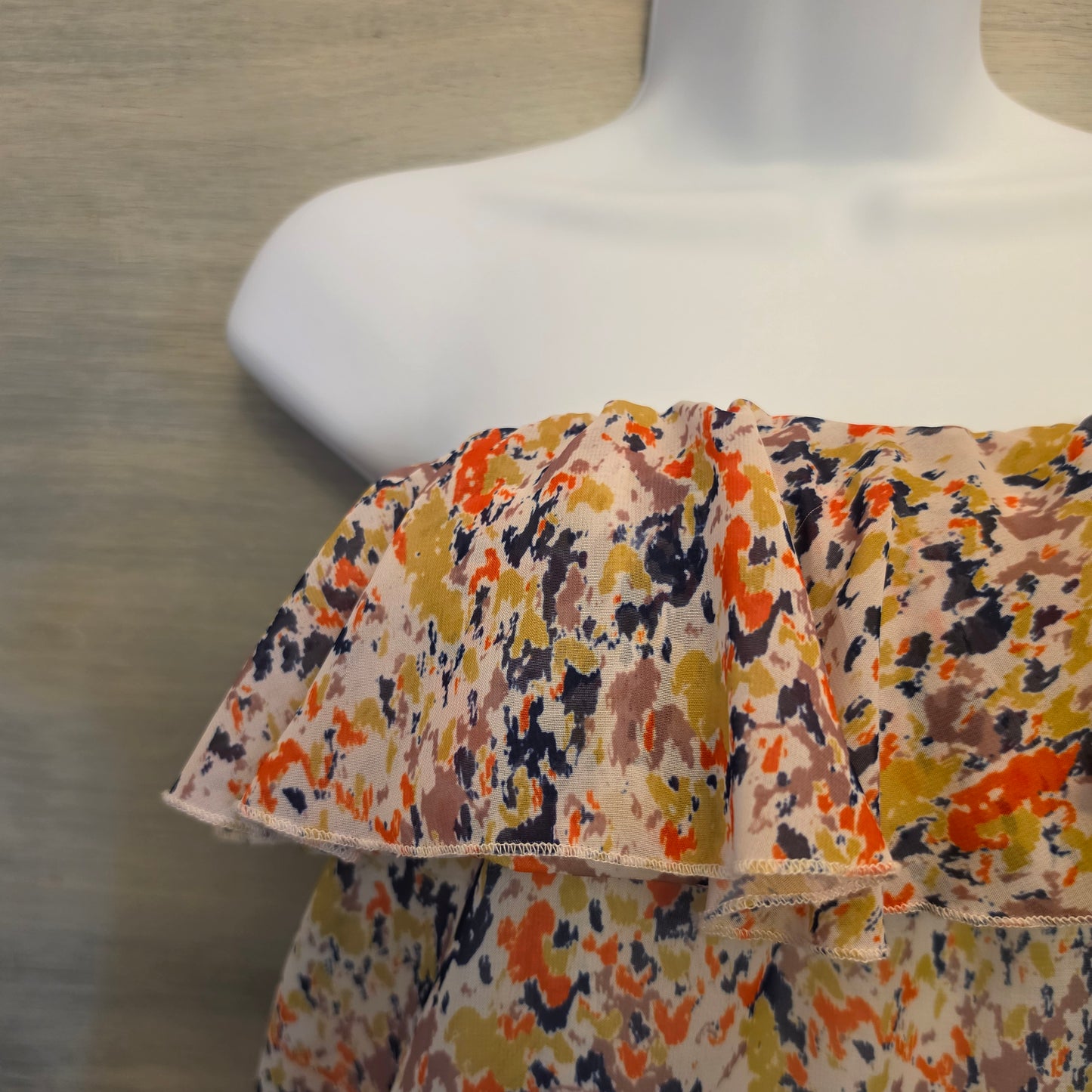 Tulle Multicolor Abstract Print Ruffle Neck Strapless Maxi Dress Size Medium Good Condition