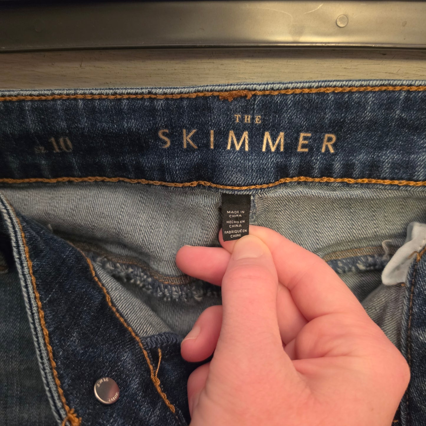 White House Black Market 73% Cotton "The Skimmer" Denim Skinny Jeans Size 10 Good Condition