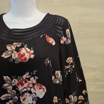 Isabel Maternity by Ingrid & Isabel Black Multicolor Floral Shift Dress Size Small Good Condition