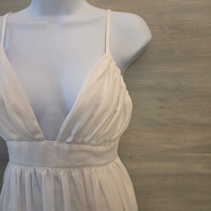 PrettyLittleThing White Plunging Vneck Sleeveless Aline Mini Dress Size U.S 0 Good Condition