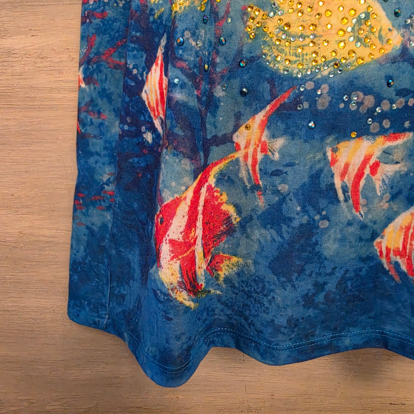 Onque Casuals Tropical Print Beaded Multi Color Vneck Tshirt Size XL Good Condition