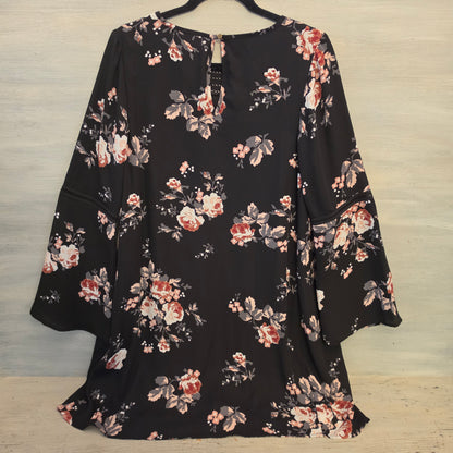 Isabel Maternity by Ingrid & Isabel Black Multicolor Floral Shift Dress Size Small Good Condition