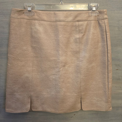 Loveriche Beige Faux Snakeskin Mini Skirt with Notched Hem Size Medium Good Condition