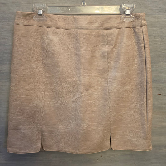Loveriche Beige Faux Snakeskin Mini Skirt with Notched Hem Size Medium Good Condition