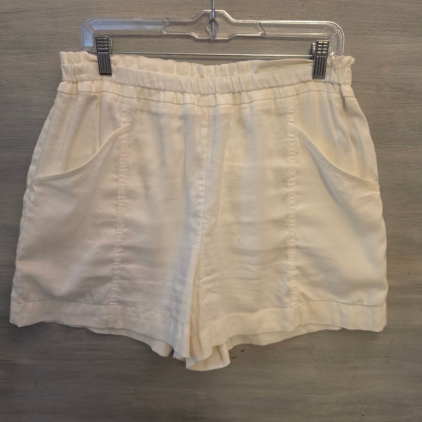 Simply Vera Vera Wang Cream Smocked Elastic Waist Lightweight Shorts Size Large Good Condition